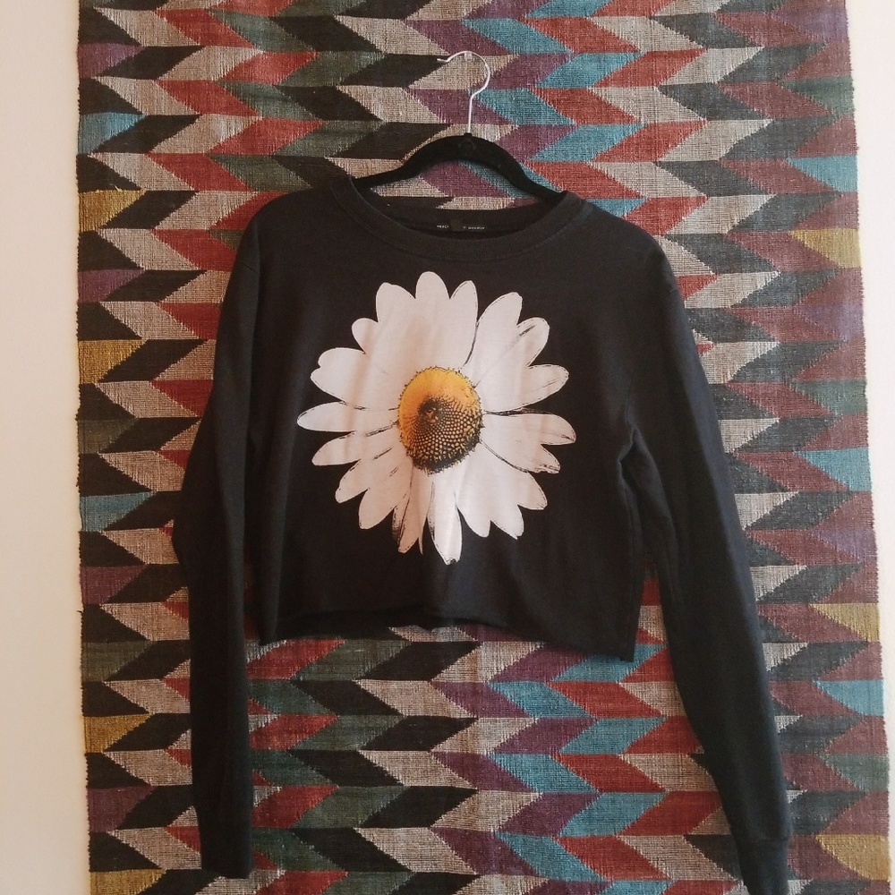 UO Graphic Cropped Sweater